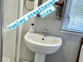 Presthaven Beach Resort - Holiday Accommodation 17903 - North Wales - 1186466 - thumbnail photo 6