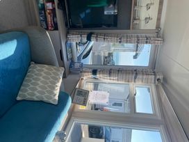 Trecco Bay - Holiday Accommodation 17906 - Somerset & Wiltshire - 1186467 - thumbnail photo 10