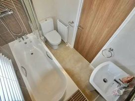 Waterside, Paignton - Holiday Accommodation 17933 - Devon - 1186479 - thumbnail photo 12