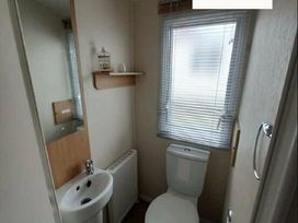 Marton Mere Holiday Village - Holiday Accommodation 17934 - Lake District - 1186480 - thumbnail photo 12