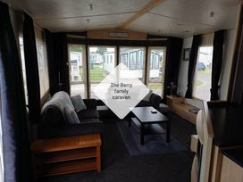 Golden Palm Resort - Holiday Accommodation 17951 - Lincolnshire - 1186481 - thumbnail photo 5