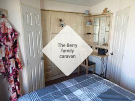 Golden Palm Resort - Holiday Accommodation 17951 - Lincolnshire - 1186481 - thumbnail photo 8