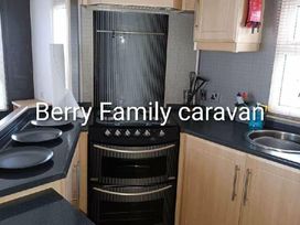 Golden Palm Resort - Holiday Accommodation 17951 - Lincolnshire - 1186481 - thumbnail photo 13
