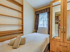 Sandhills Caravan Park - Holiday Accommodation 17977 - Hampshire - 1186485 - thumbnail photo 8
