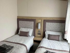 Newperran Holiday Park - Holiday Accommodation 17983 - Cornwall - 1186488 - thumbnail photo 11