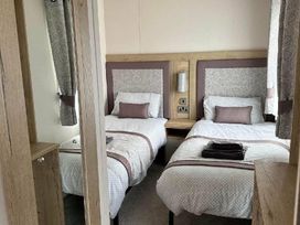 Newperran Holiday Park - Holiday Accommodation 17983 - Cornwall - 1186488 - thumbnail photo 12