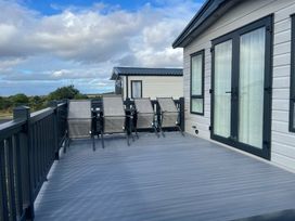 Newperran Holiday Park - Holiday Accommodation 17983 - Cornwall - 1186488 - thumbnail photo 13
