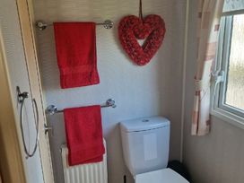 Trecco Bay - Holiday Accommodation 17995 - Somerset & Wiltshire - 1186492 - thumbnail photo 2