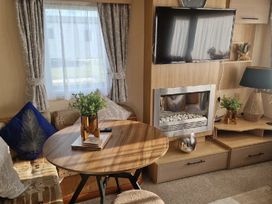 Trecco Bay - Holiday Accommodation 17995 - Somerset & Wiltshire - 1186492 - thumbnail photo 8