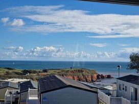 Devon Cliffs Holiday Park - Holiday Accommodation 18008 - Devon - 1186493 - thumbnail photo 3