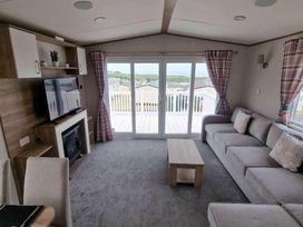 Devon Cliffs Holiday Park - Holiday Accommodation 18008 - Devon - 1186493 - thumbnail photo 8