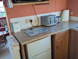 Happy Days Caravan Park - Holiday Accommodation 18016 - North Wales - 1186495 - thumbnail photo 4