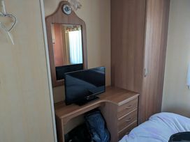 Happy Days Caravan Park - Holiday Accommodation 18016 - North Wales - 1186495 - thumbnail photo 8