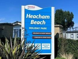 Heacham Beach Parkdean Resorts - Holiday Accommodation 18026 - Norfolk - 1186498 - thumbnail photo 3