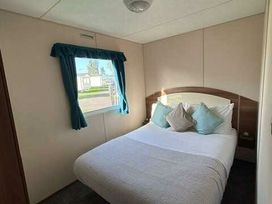 Heacham Beach Parkdean Resorts - Holiday Accommodation 18026 - Norfolk - 1186498 - thumbnail photo 7