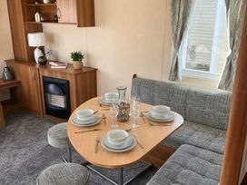 Heacham Beach Parkdean Resorts - Holiday Accommodation 18026 - Norfolk - 1186498 - thumbnail photo 10