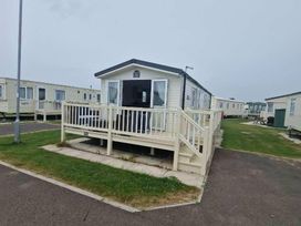 Golden Palm Resort - Holiday Accommodation 18039 - Lincolnshire - 1186500 - thumbnail photo 2