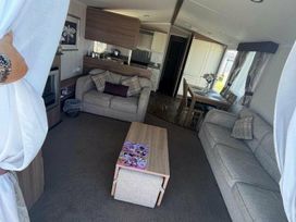 Devon Cliffs Holiday Park - Holiday Accommodation 18050 - Devon - 1186504 - thumbnail photo 8