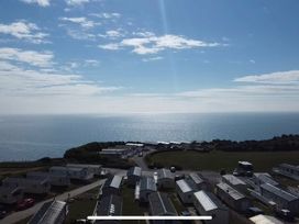 Devon Cliffs Holiday Park - Holiday Accommodation 18050 - Devon - 1186504 - thumbnail photo 13