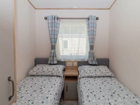 Cornish Coast Caravan Park - Holiday Accommodation 18075 - Cornwall - 1186511 - thumbnail photo 2