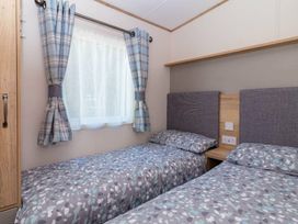 Cornish Coast Caravan Park - Holiday Accommodation 18075 - Cornwall - 1186511 - thumbnail photo 3