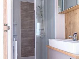 Cornish Coast Caravan Park - Holiday Accommodation 18075 - Cornwall - 1186511 - thumbnail photo 5
