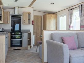 Cornish Coast Caravan Park - Holiday Accommodation 18075 - Cornwall - 1186511 - thumbnail photo 7