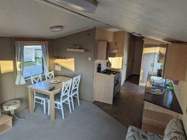 Lyons Robin Hood - Holiday Accommodation 18082 - North Wales - 1186514 - thumbnail photo 7