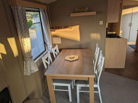 Lyons Robin Hood - Holiday Accommodation 18082 - North Wales - 1186514 - thumbnail photo 8