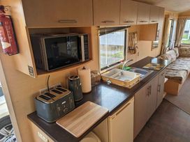 Lyons Robin Hood - Holiday Accommodation 18082 - North Wales - 1186514 - thumbnail photo 9