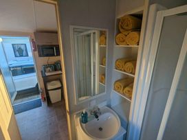 Lyons Robin Hood - Holiday Accommodation 18082 - North Wales - 1186514 - thumbnail photo 13
