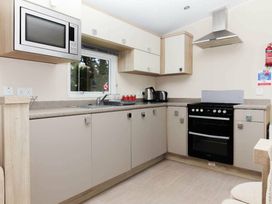 Cornish Coast Caravan Park - Holiday Accommodation 18088 - Cornwall - 1186517 - thumbnail photo 7