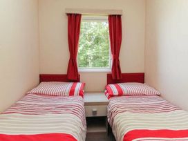 Cornish Coast Caravan Park - Holiday Accommodation 18088 - Cornwall - 1186517 - thumbnail photo 8