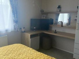 Trecco Bay - Holiday Accommodation 18089 - Somerset & Wiltshire - 1186518 - thumbnail photo 9
