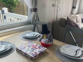 Trecco Bay - Holiday Accommodation 18089 - Somerset & Wiltshire - 1186518 - thumbnail photo 13