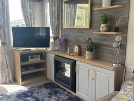 Trecco Bay - Holiday Accommodation 18089 - Somerset & Wiltshire - 1186518 - thumbnail photo 16