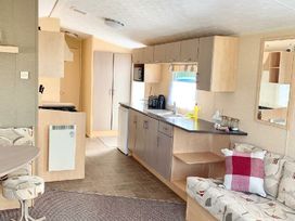 Sundowner Holiday Park - Holiday Accommodation 18091 - Norfolk - 1186519 - thumbnail photo 7