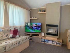 Sundowner Holiday Park - Holiday Accommodation 18091 - Norfolk - 1186519 - thumbnail photo 9