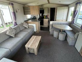 Devon Cliffs Holiday Park - Holiday Accommodation 18102 - Devon - 1186523 - thumbnail photo 5