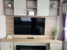 Devon Cliffs Holiday Park - Holiday Accommodation 18102 - Devon - 1186523 - thumbnail photo 6