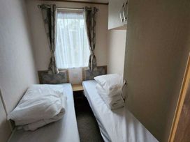 Devon Cliffs Holiday Park - Holiday Accommodation 18102 - Devon - 1186523 - thumbnail photo 9