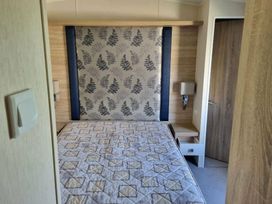 Doniford Bay - Holiday Accommodation 18108 - Devon - 1186527 - thumbnail photo 5