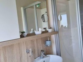 Doniford Bay - Holiday Accommodation 18108 - Devon - 1186527 - thumbnail photo 7
