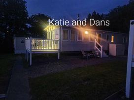 Brynowen Holiday Park - Holiday Accommodation 18109 - Mid Wales - 1186528 - thumbnail photo 2