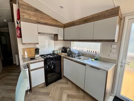 Whitecliff Bay Holiday Park - Holiday Accommodation 18116 - Isle of Wight & Hampshire - 1186531 - thumbnail photo 4