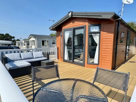 Whitecliff Bay Holiday Park - Holiday Accommodation 18116 - Isle of Wight & Hampshire - 1186531 - thumbnail photo 17