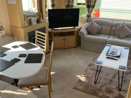 Coral Beach - Holiday Accommodation 18129 - Lincolnshire - 1186532 - thumbnail photo 2
