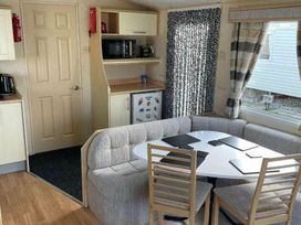 Coral Beach - Holiday Accommodation 18129 - Lincolnshire - 1186532 - thumbnail photo 6