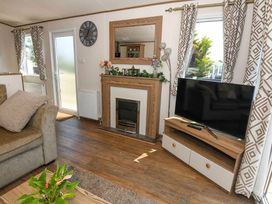 Tattershall Lakes Country Park - Holiday Accommodation 18151 - Lincolnshire - 1186538 - thumbnail photo 6