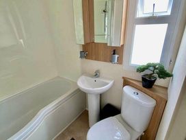 Brynowen Holiday Park - Holiday Accommodation 18168 - Mid Wales - 1186542 - thumbnail photo 12